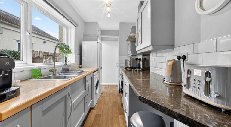 Stylish 2 bedroom house in Roath with Private Patio! — photo 5
