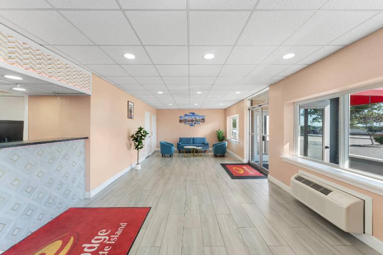 Econo Lodge Cranston - Providence — photo 2