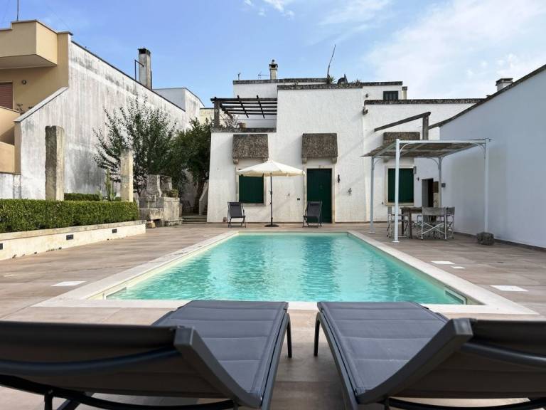 Villa with garden, patio & private pool — photo 3