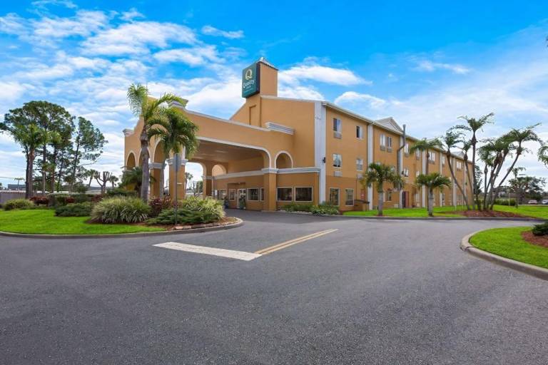 Quality Inn - Near Serenoa Golf Club in Sarasota, FL