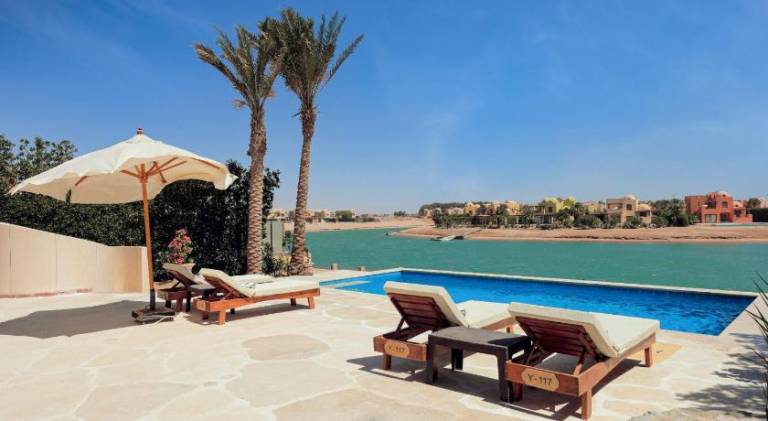Villa with pool & patio — photo 3