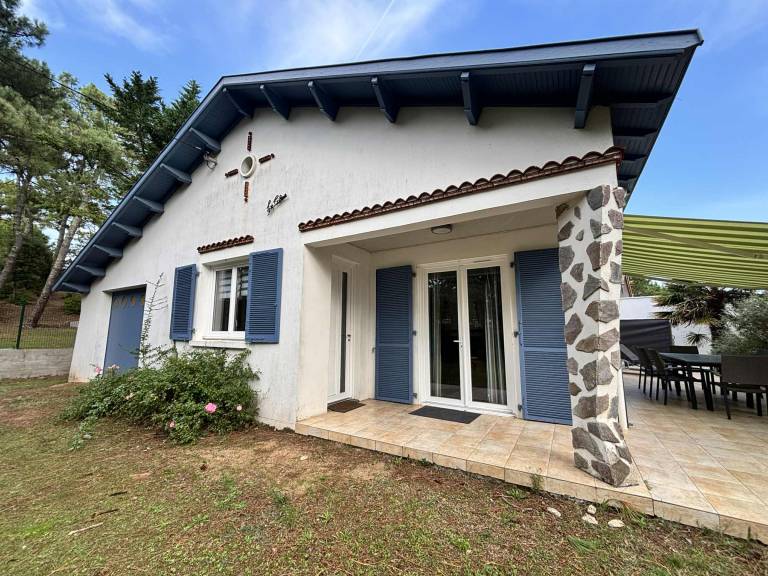 Holiday Home Under the Pines for 9 People in La Tranche-sur-Mer, La Grière — photo 2