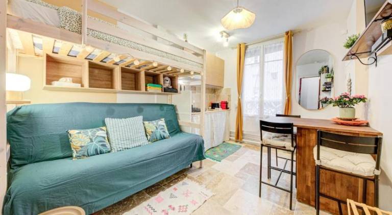 Holiday apartment with 1 room for 3 persons in Bagnolet