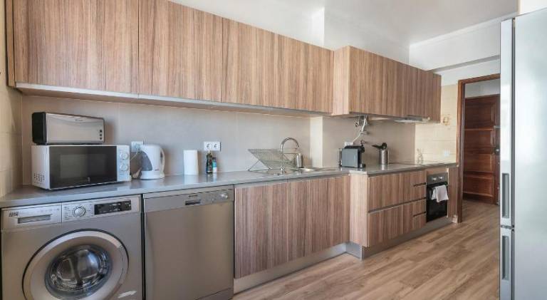 HostWise - Spacious & Sunny Flat - Loule — photo 5