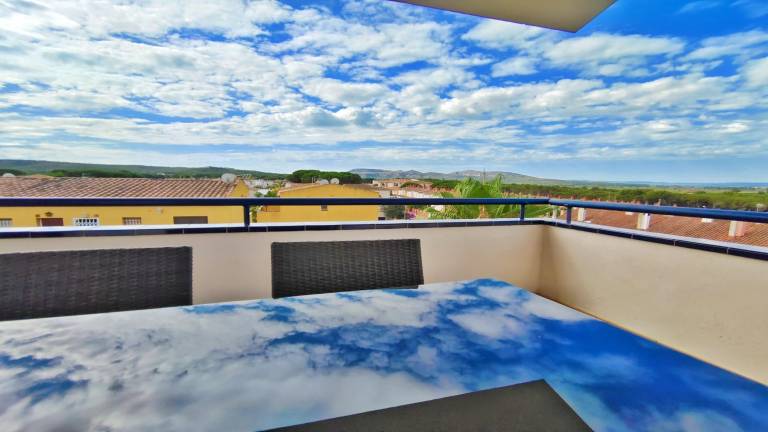 Apartment with grill, pool & patio | Mountain view — photo 2