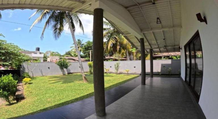 Villa with patio & yard — photo 3