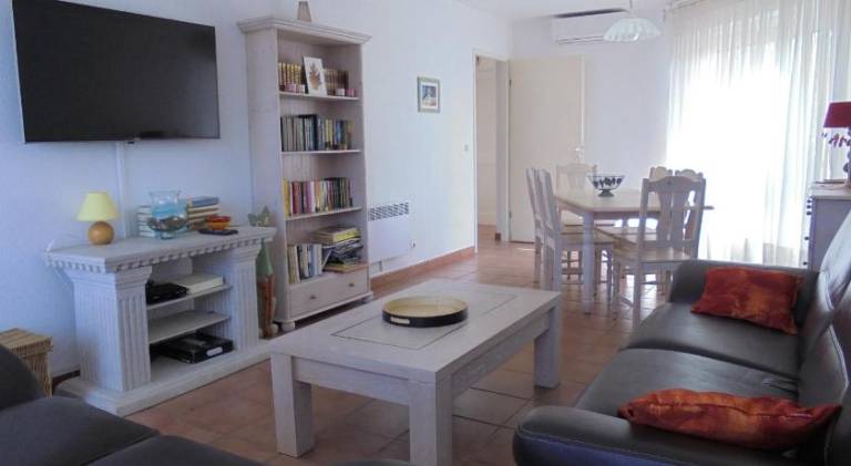 Holiday apartment with terrace & yard | Close to the beach | Dogs allowed in Calvi