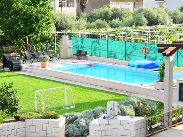Villa Ploče