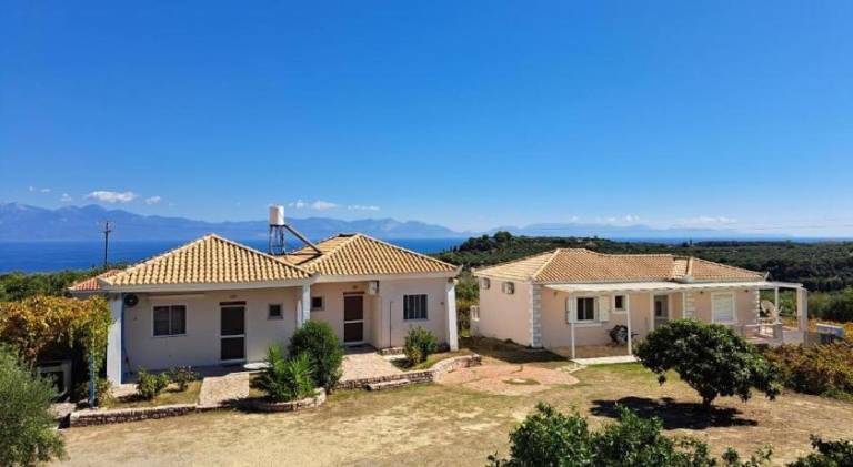 Vacation home with patio, yard & BBQ | Pets allowed in Pylos-Nestoras