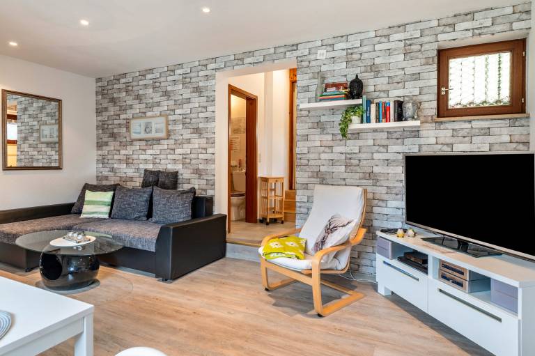 Holiday Apartment '3' with Mountain View, Private Terrace and Wi-Fi in Todtmoos