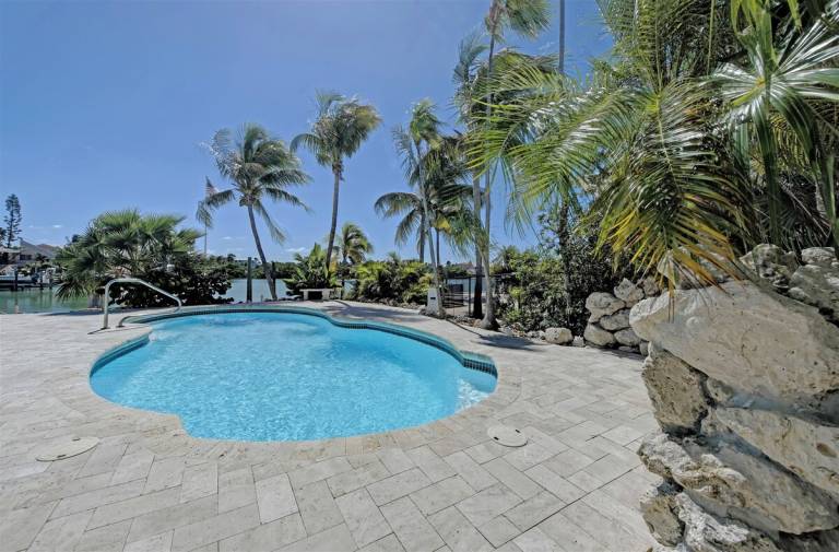 Pier Pressure Luxury Waterfront Pool Home, 100' Dock — photo 5