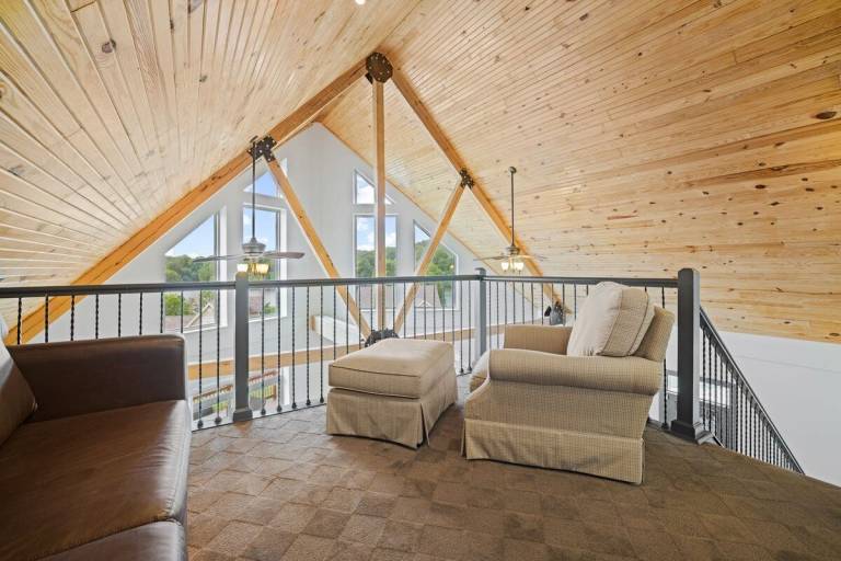 Cabin  Eddyville