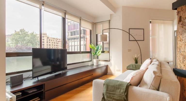 Fully equipped pleasant rental apartment with hot tub | Next to Azkuna Zentroa | Perfect for remote work | Pets allowed — photo 2