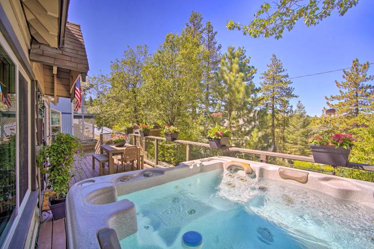 Chic Lake House w/ Furnished Deck & Hot Tub! — photo 2