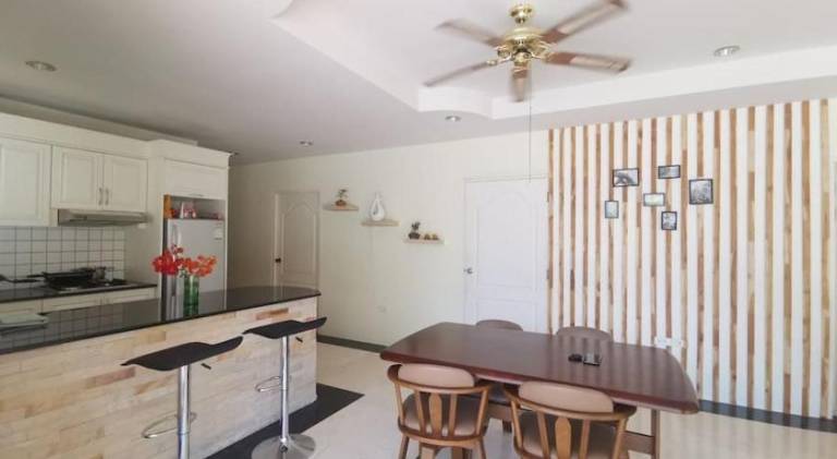 Pleasant villa with pool | Pets allowed — photo 3