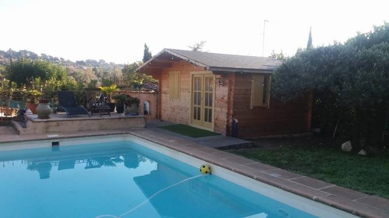 Villa with garden, barbeque & private pool | City view — photo 3