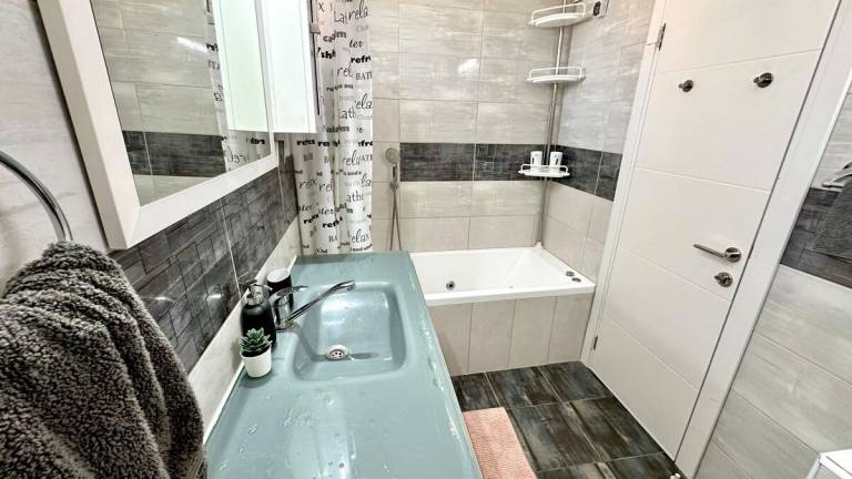 Vacation home with hot tub — photo 2