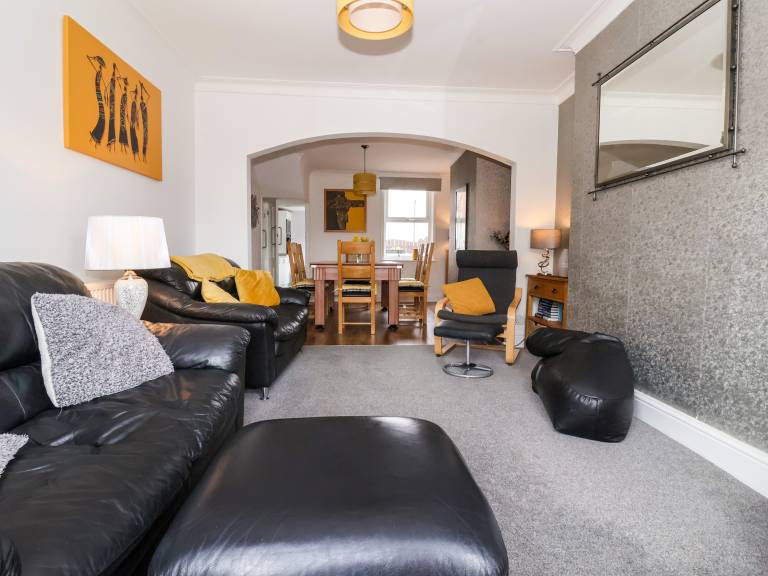 Children-friendly nice cottage with terrace & yard | Beach view | Dogs allowed — photo 3