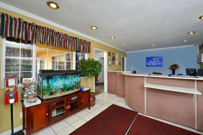 Americas Best Value Inn Chico — photo 3