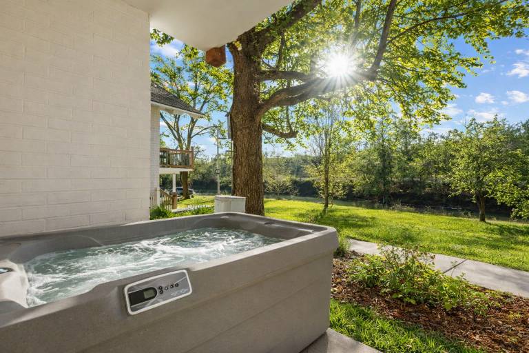 Condo with pool | Pets allowed — photo 4