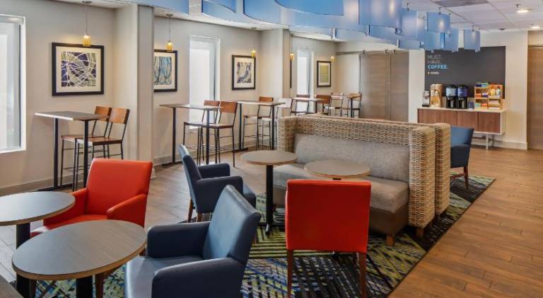 Holiday Inn Express Atlanta Airport-College Park By IHG — photo 3