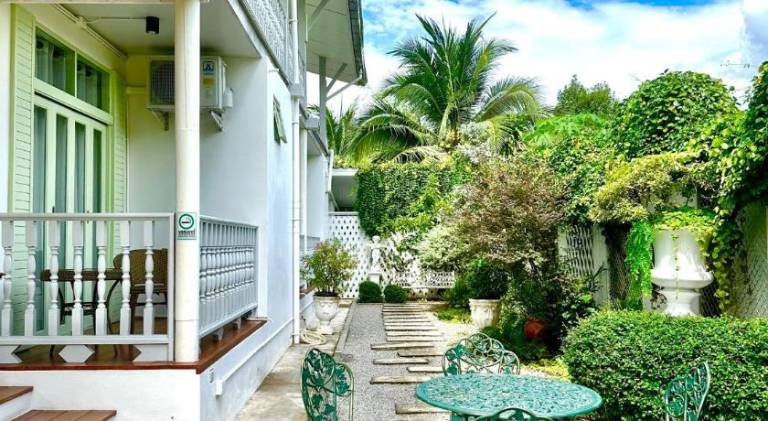 Serviced apartment with terrace & yard — photo 5