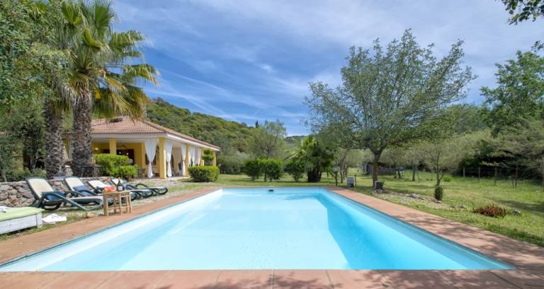Villa with garden & private pool | Garden view — photo 2