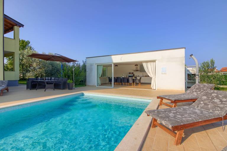 Lovely villa with BBQ & heated pool | Pet-friendly in Pula