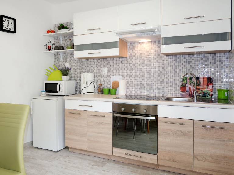 Rental apartment with barbecue & yard | Sea view | Pet-friendly — photo 4