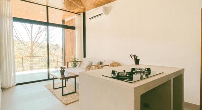 Family-oriented charming apartment with grill, patio & yard | Good for workation | Pets are welcome — photo 3