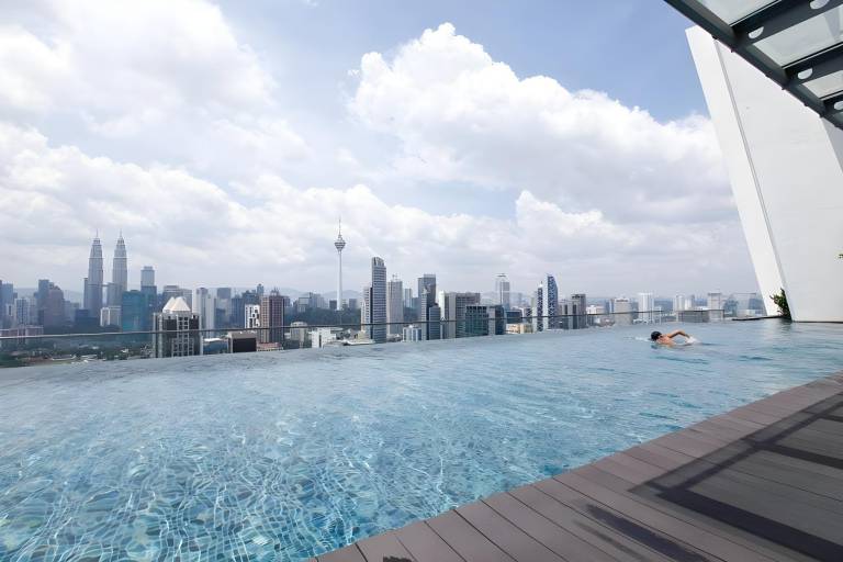 Vacation home with pool — photo 3