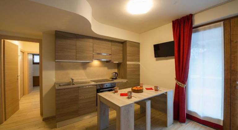 Serviced apartment with garden & terrace — photo 3