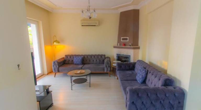 Villa with terrace, garden & private pool | Pet-friendly — photo 5