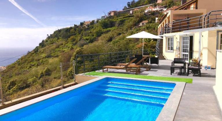 Fully equipped wonderful vacation home with BBQ, terrace & private pool | Pets allowed — photo 2