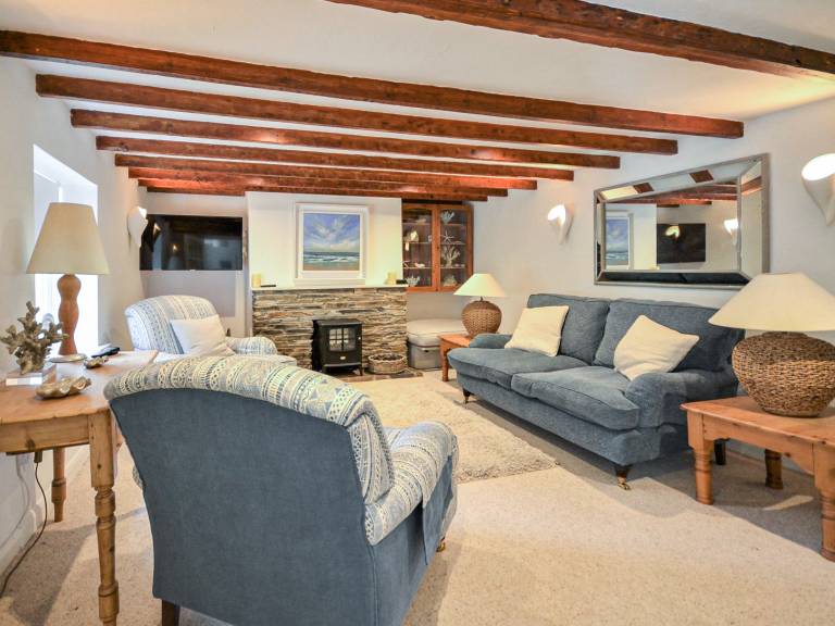 Family-oriented pleasant cottage with yard | Pets allowed — photo 3