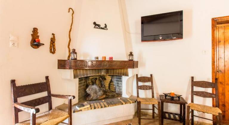 Aadonis traditional house on the Sea — photo 2