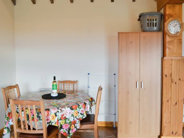 Family-friendly nice cottage with garden | River view | Pets are welcome — photo 4
