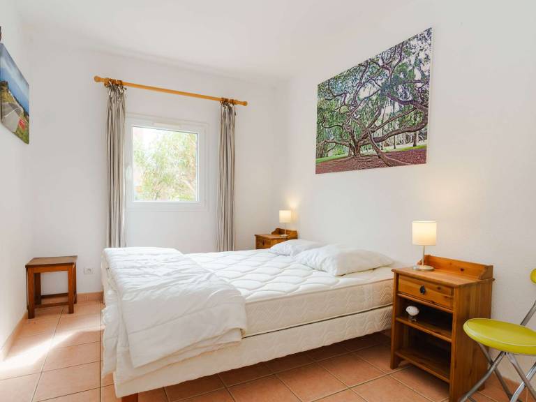 Cozy 3-Bedroom Villa with A/C, Terrace, and BBQ – 350m from Beach in Narbonne-Plage — photo 4