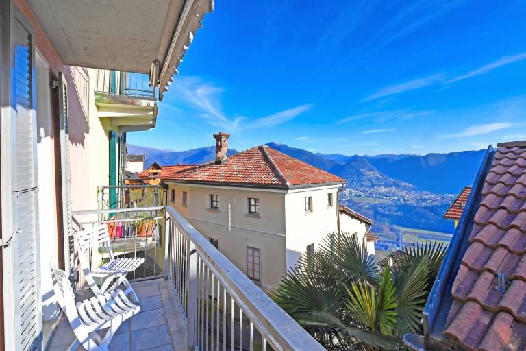House with terrace in Lugano