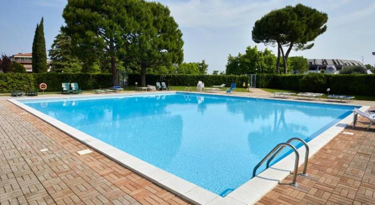 Apartment with pool & yard in Pozzolengo