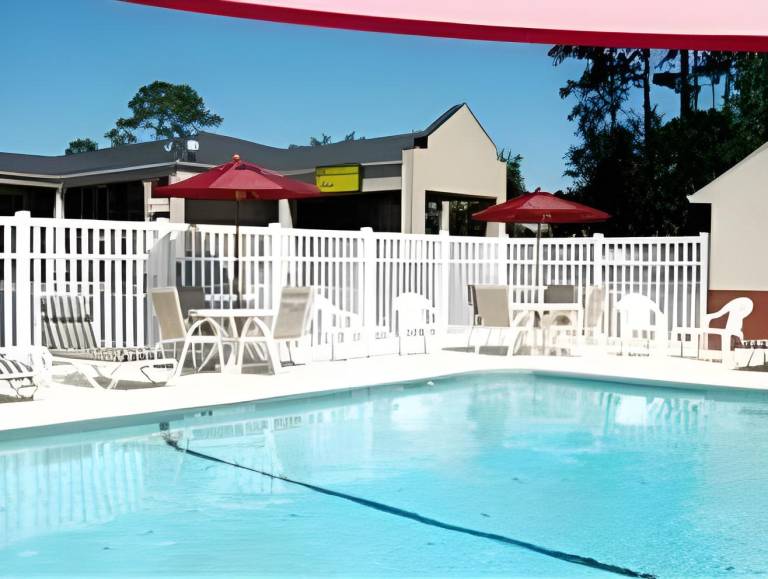Magnolia Inn Extended Stay of Kingsland - New 2025 - Book a Kitchen Room - 12 Noon Check Out - 4K Bl — photo 5