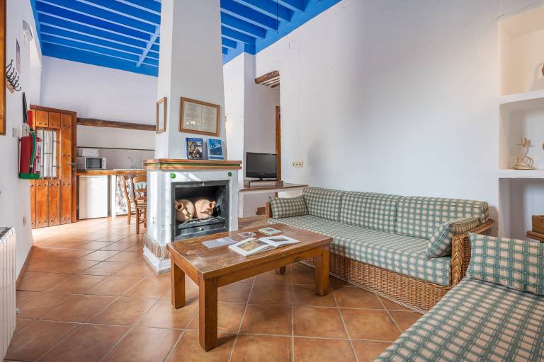 Apartment 'Apartamento La Cuadra' with Mountain Views, Shared Pool, and Wi-Fi — photo 2