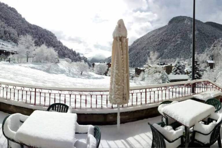 Aparthotel Arinsal