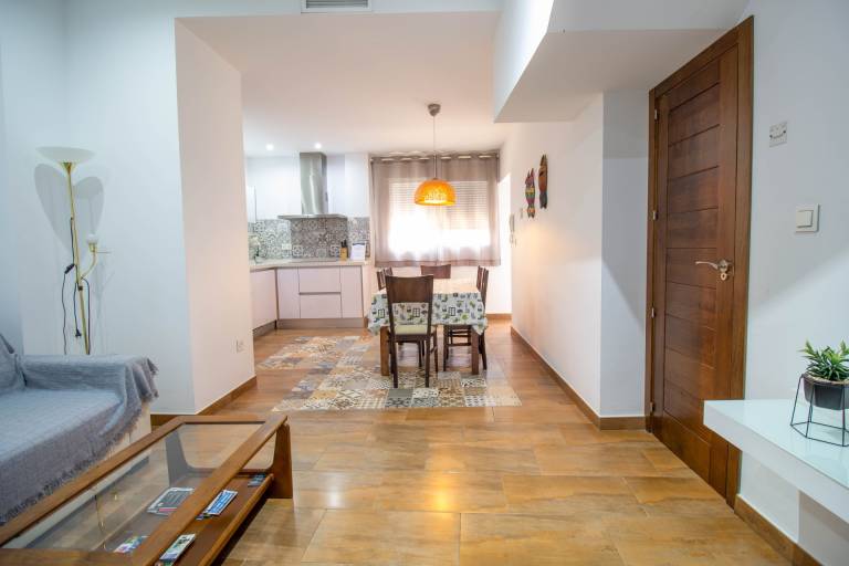 Fully equipped rental apartment with terrace | Pet-friendly — photo 3