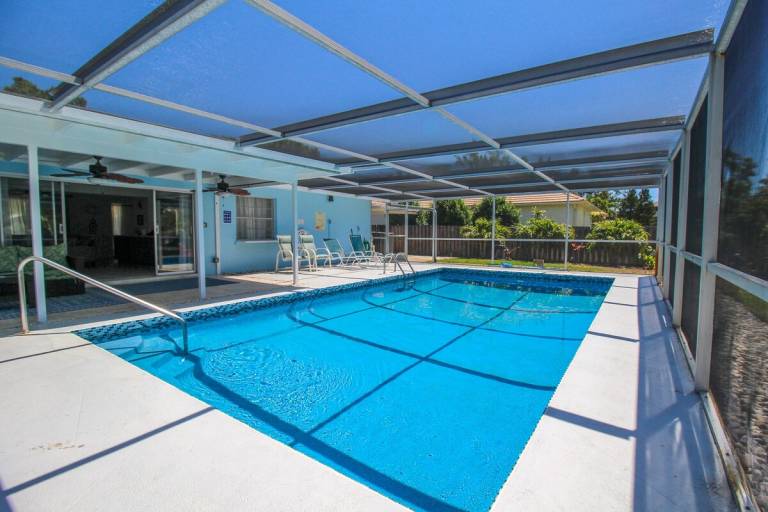Stylish 3 2 pool home near Siesta Key Turtle House