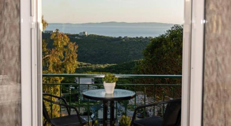 Sea and mountain hotel — photo 5