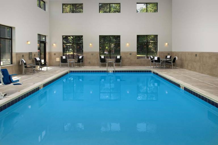 Hampton Inn & Suites Tupelo/Barnes Crossing — photo 2