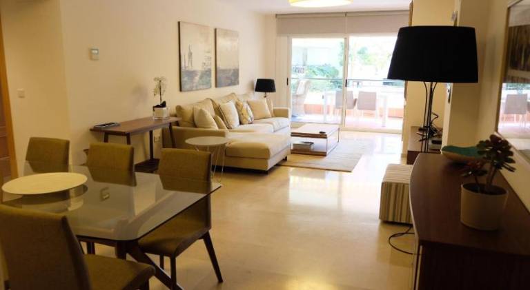Luxury modern apartment with terrace, pool and garage! in Marbella
