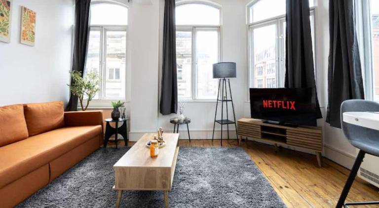 Central Sleeps 6 Stunning 2 Bed by City SuperHost in Manchester