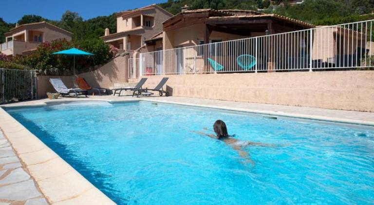 Villa with barbecue, jacuzzi & terrace — photo 3